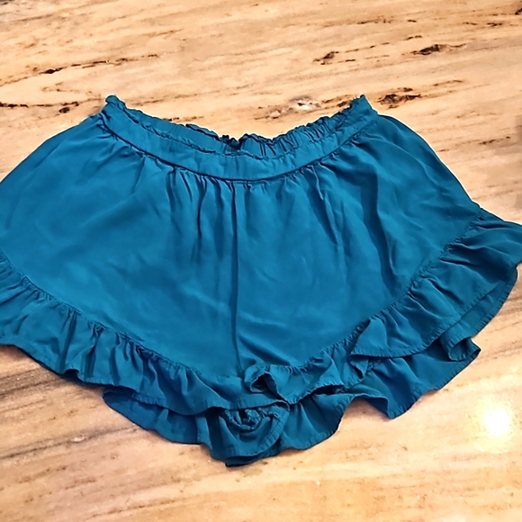 wild fable Pants - NWOT wild Fable ruffle flare shorts